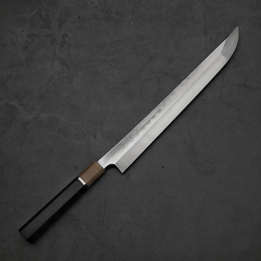 Top down view of Nigara honyaki sakimaru forged by Tsuyoshi Yoshizawa. This honyaki is hand-forged made of aogami#2 steel.