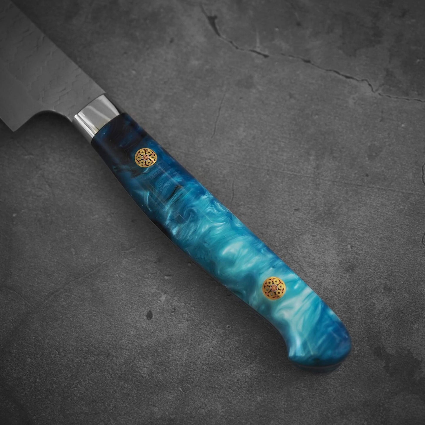 Close up view on the other side of the handle of Nigara tsuchime SG2 kiritsuke petty knife 150mm