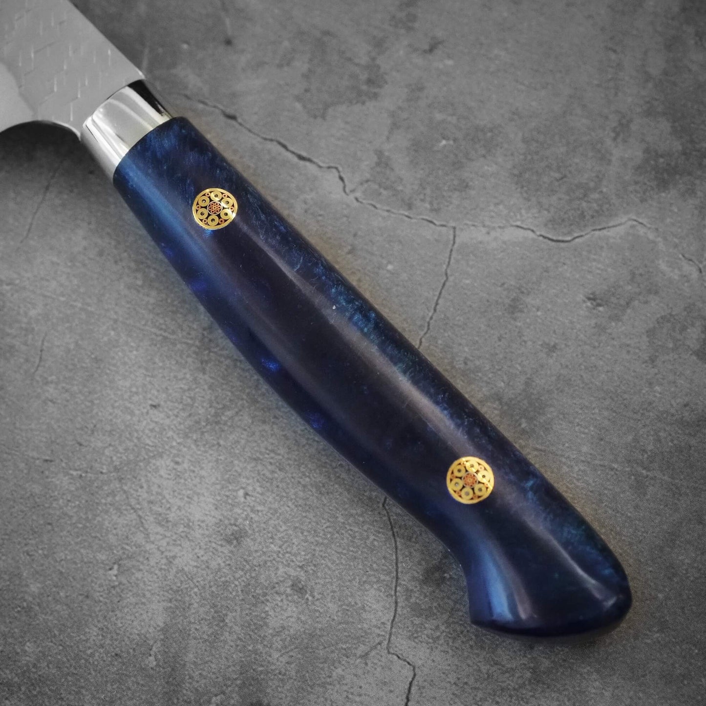 Close up view of the other side of the handle of Nigara tsuchime SG2 petty knife 150mm