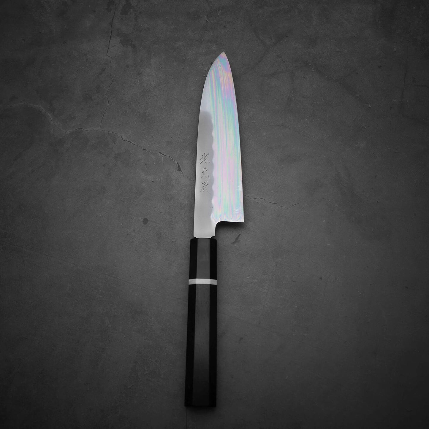 Top view of Yoshikazu Ikeda shirogami#3 santoku 165mm in vertical position