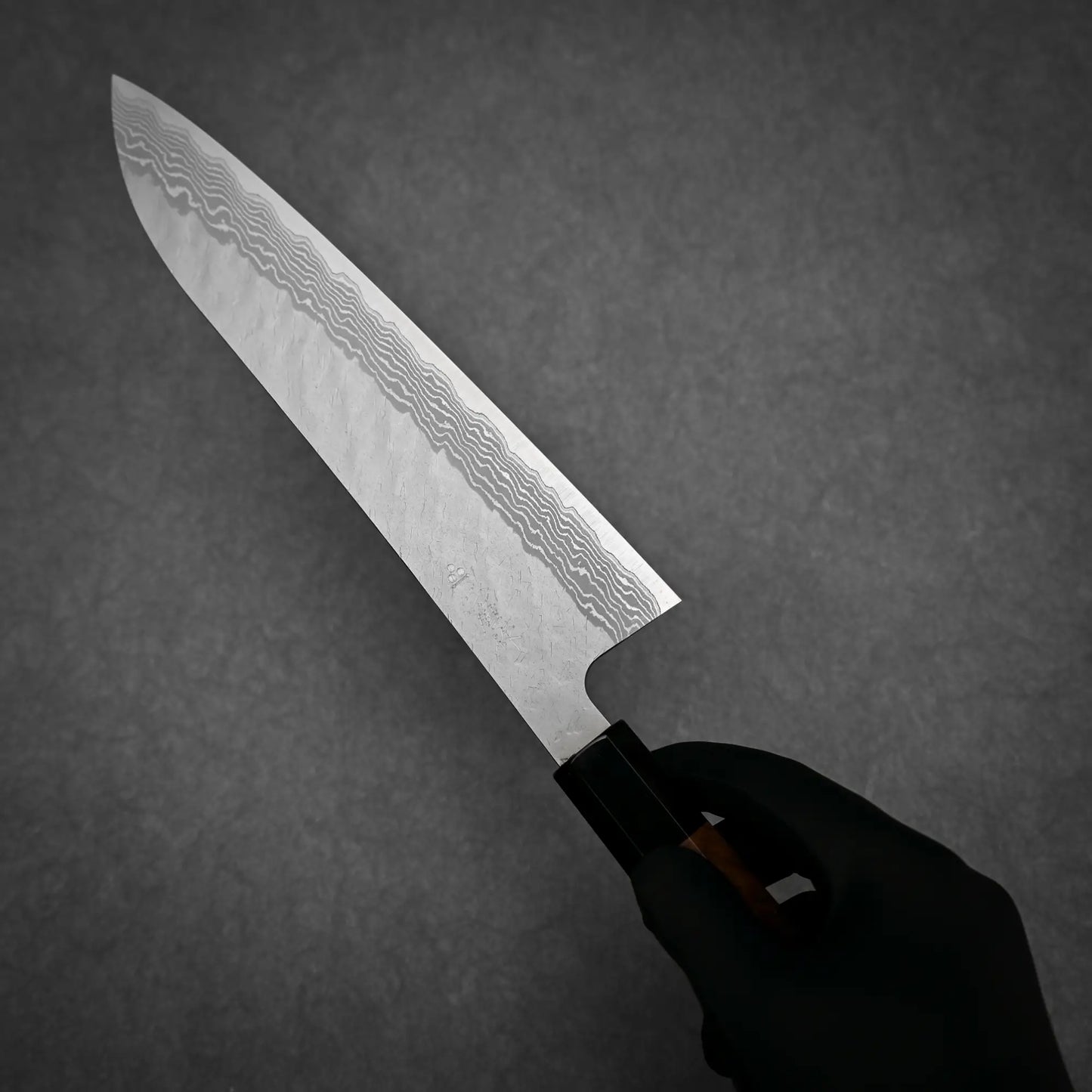 240mm Nigara tsuchime damascus VG10 gyuto knife in-hand grip demonstration