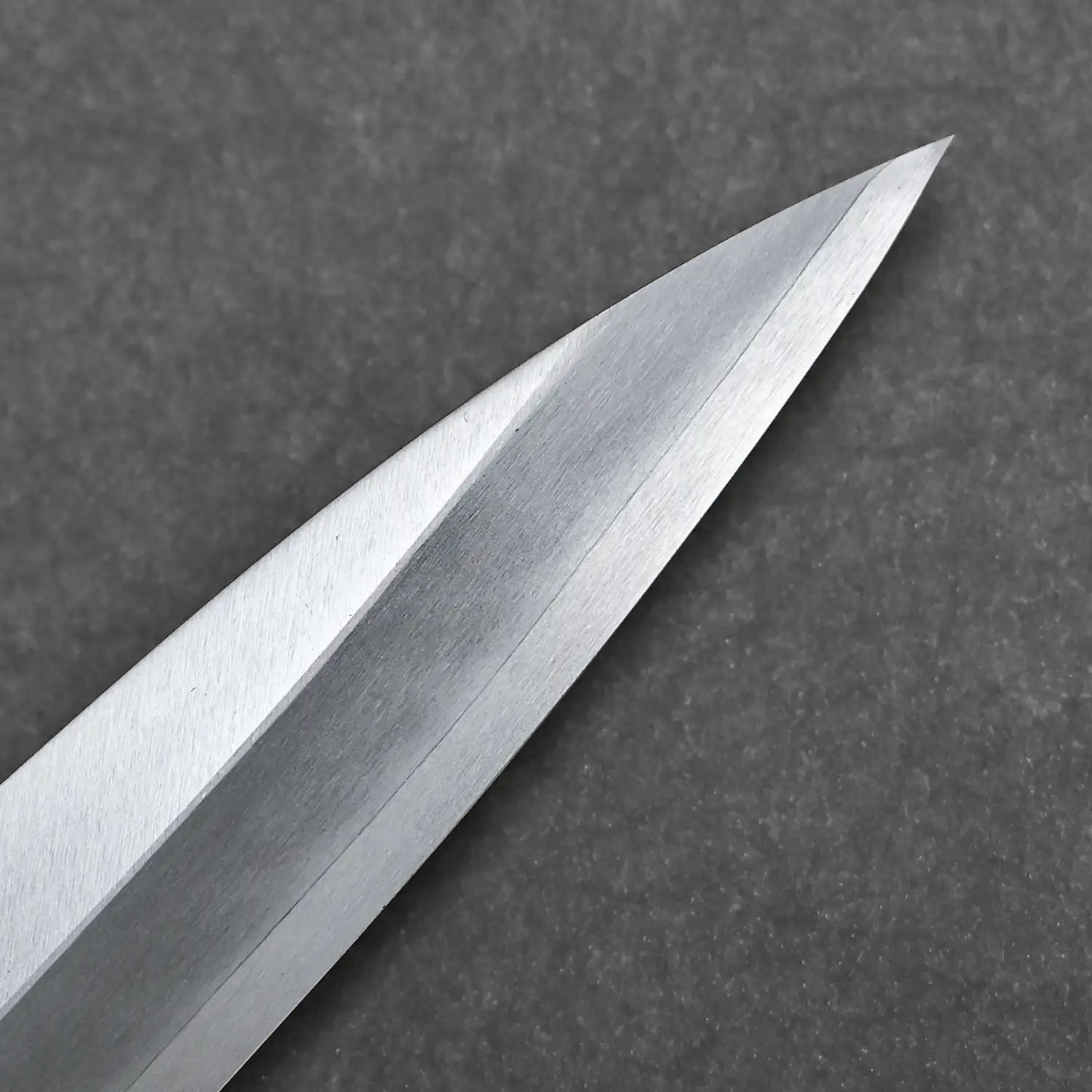 Macro shot of the 300mm yanagi showing the tip area