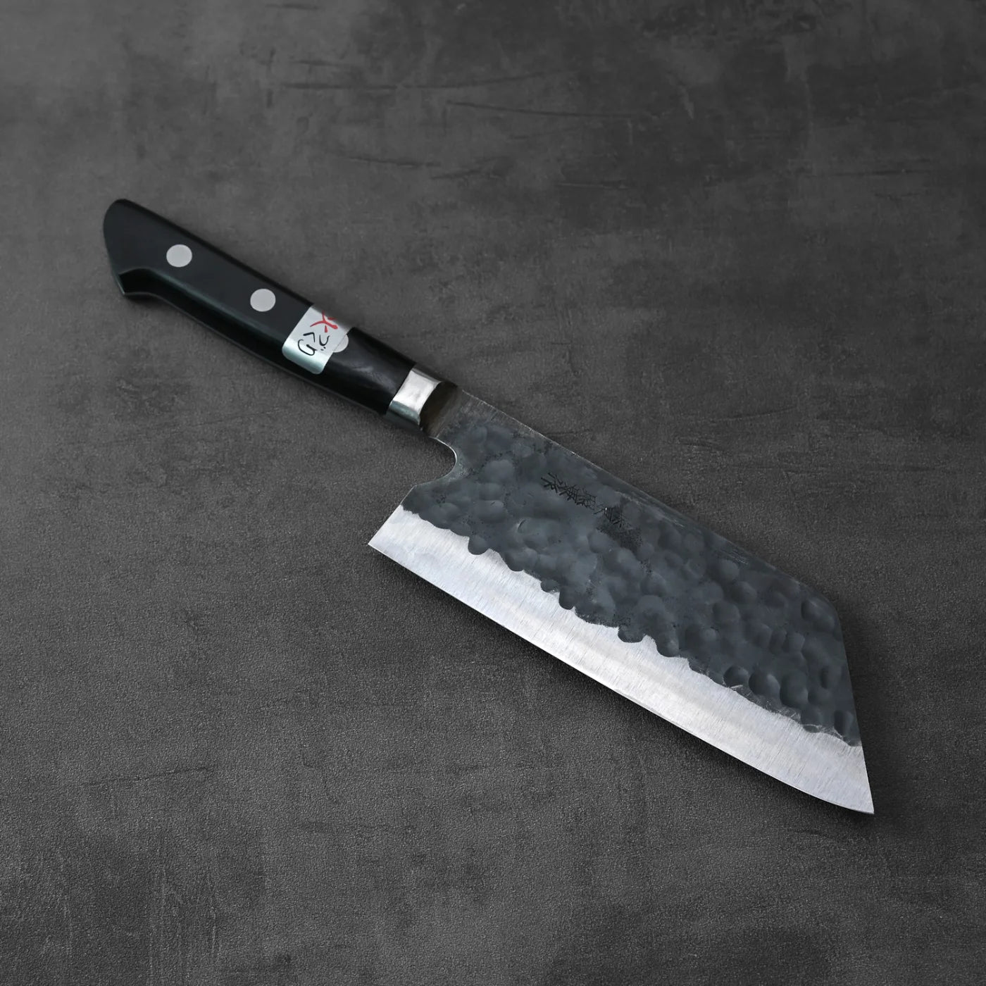 A bunka knife with a tall blade measuring 175x60mm is shown, highlighting its proportions and profile.