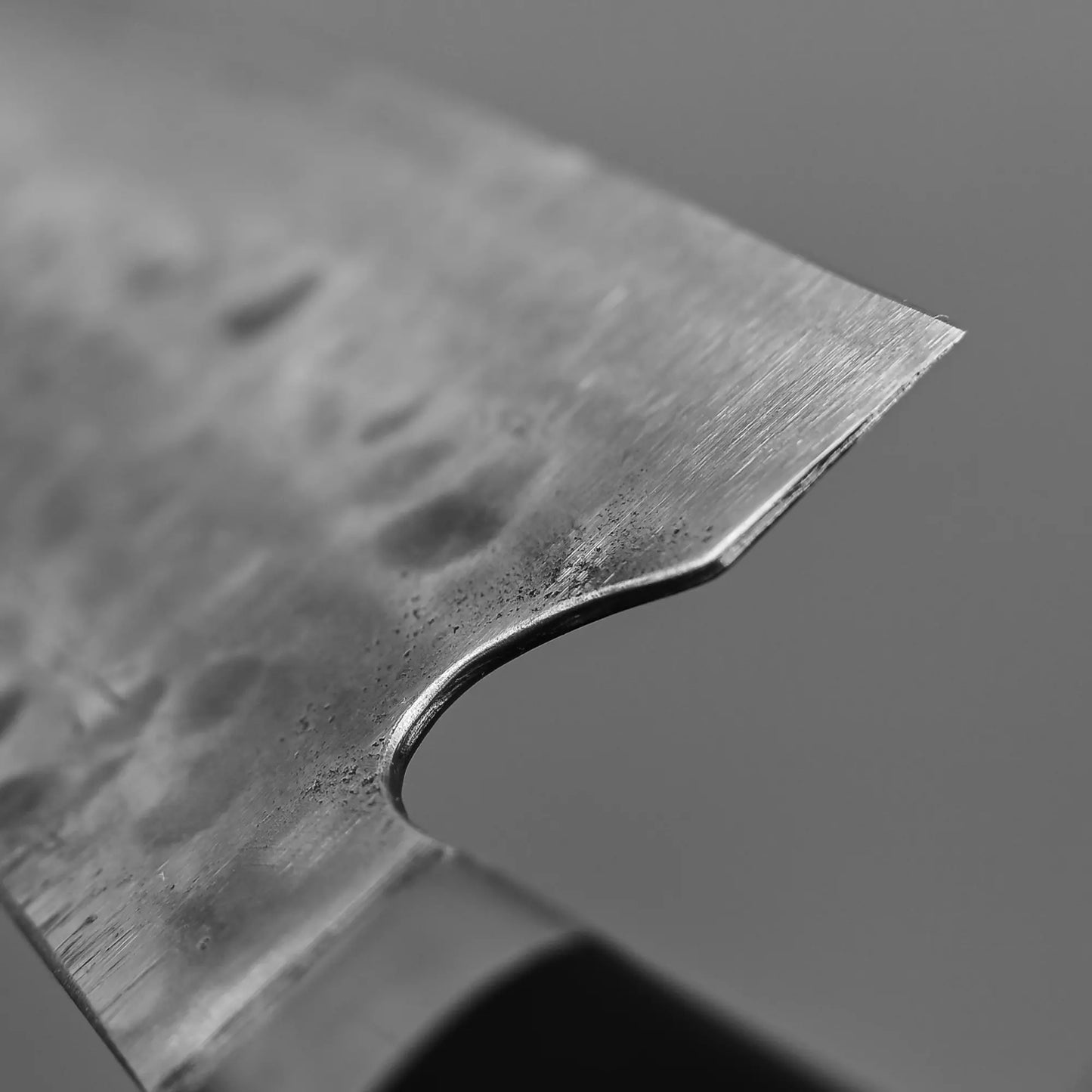 Close-up shot of the choil of 165mm Teruyasu Fujiwara knife Maboroshi shirogami#1 nakiri