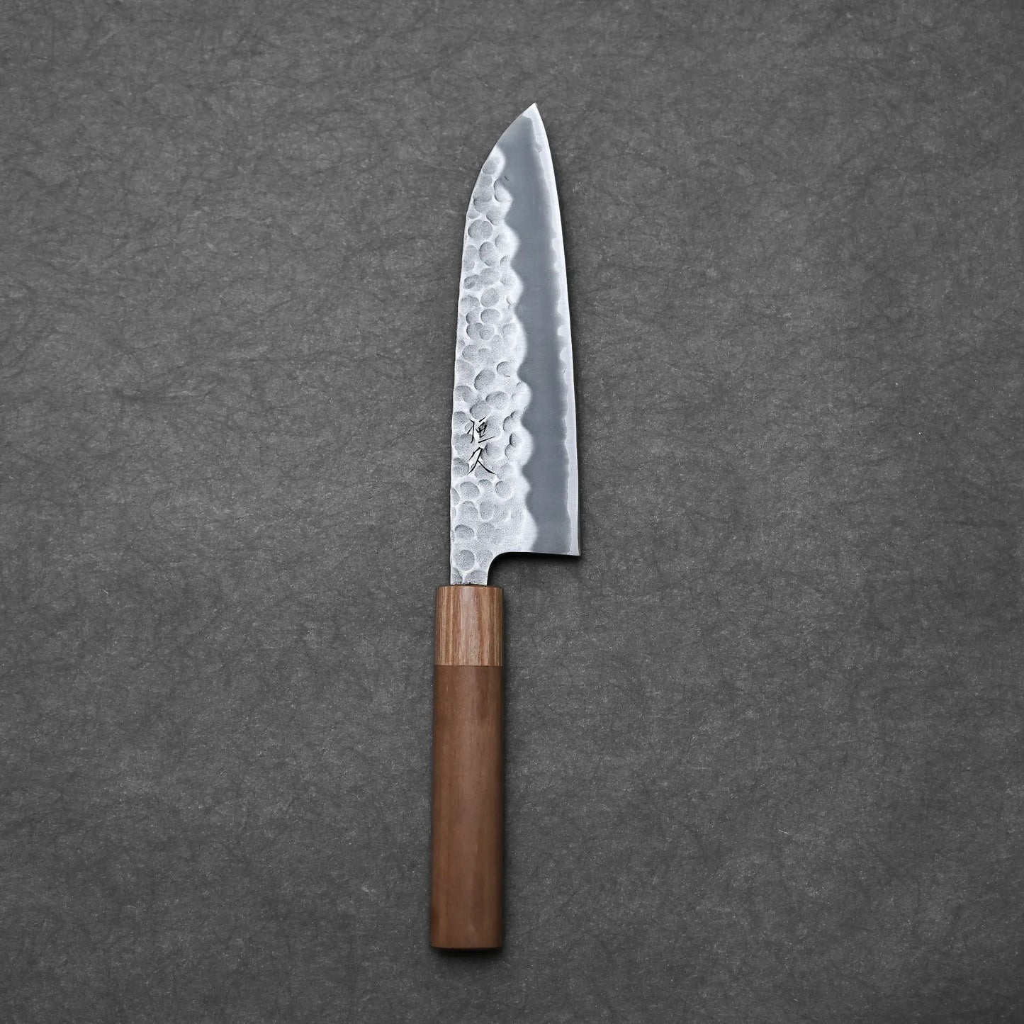 170mm Tsunehisa knife tsuchime shirogami#2 santoku displaying complete blade silhouette 