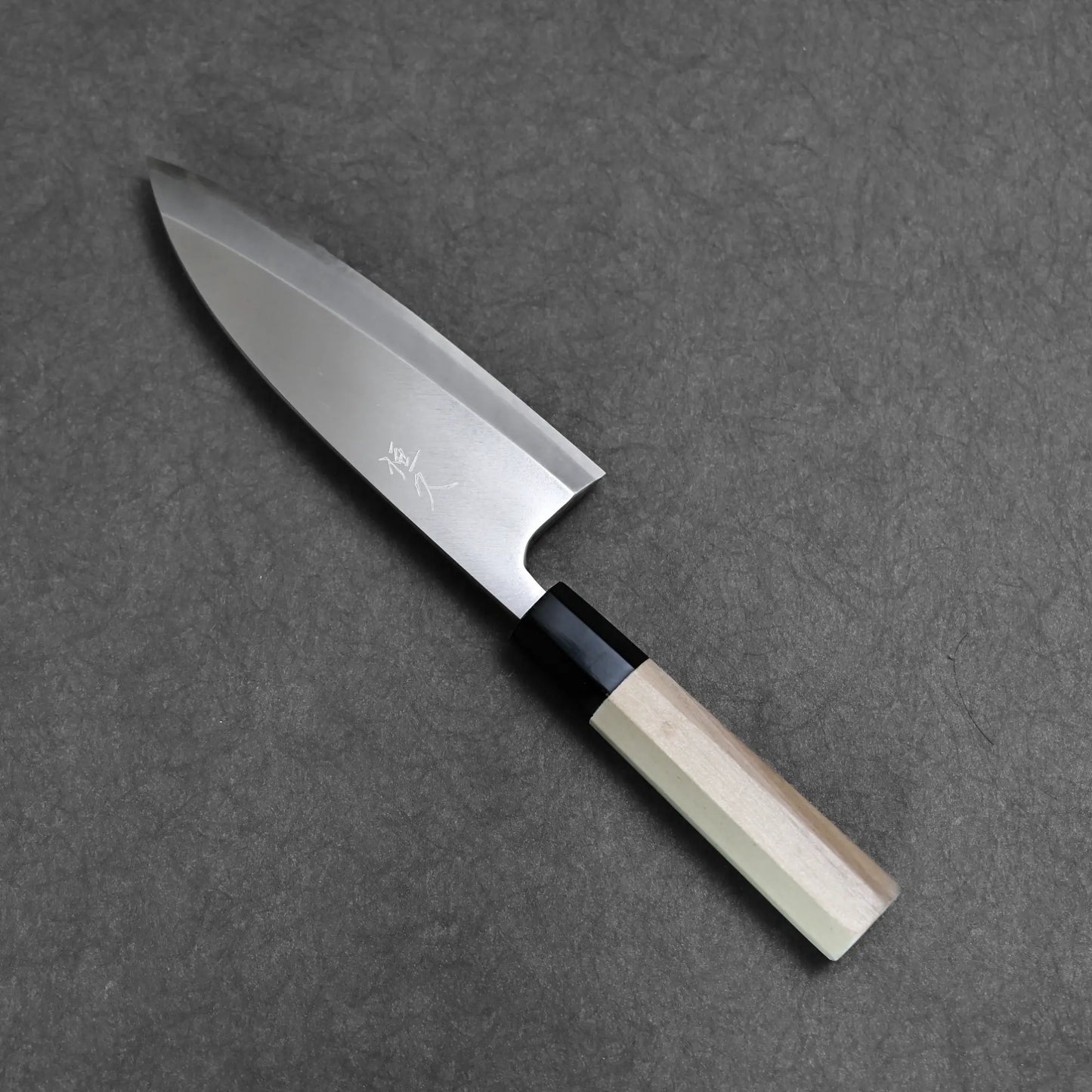 Tsunehisa knife ginsan 165mm deba exhibiting full blade shape